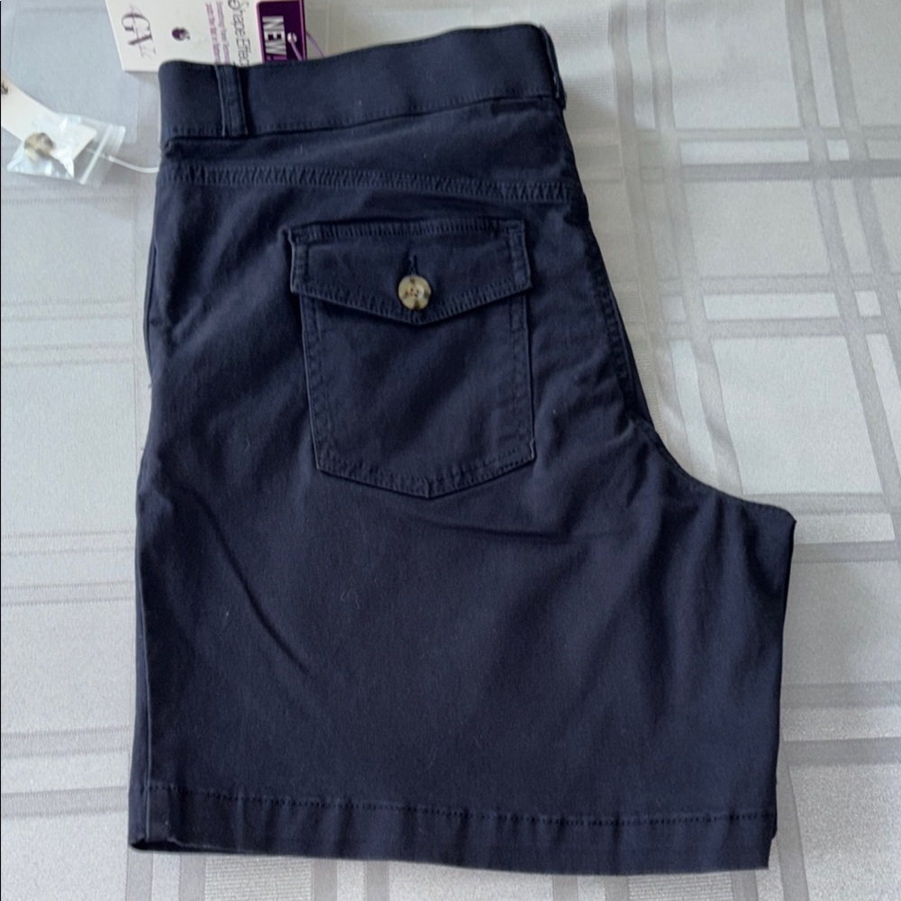Gloria Vanderbilt Navy Women's Bermuda Shorts - Picture 6 of 8